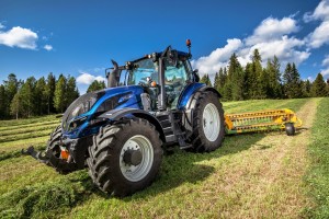 Valtra_T4_27-300x200